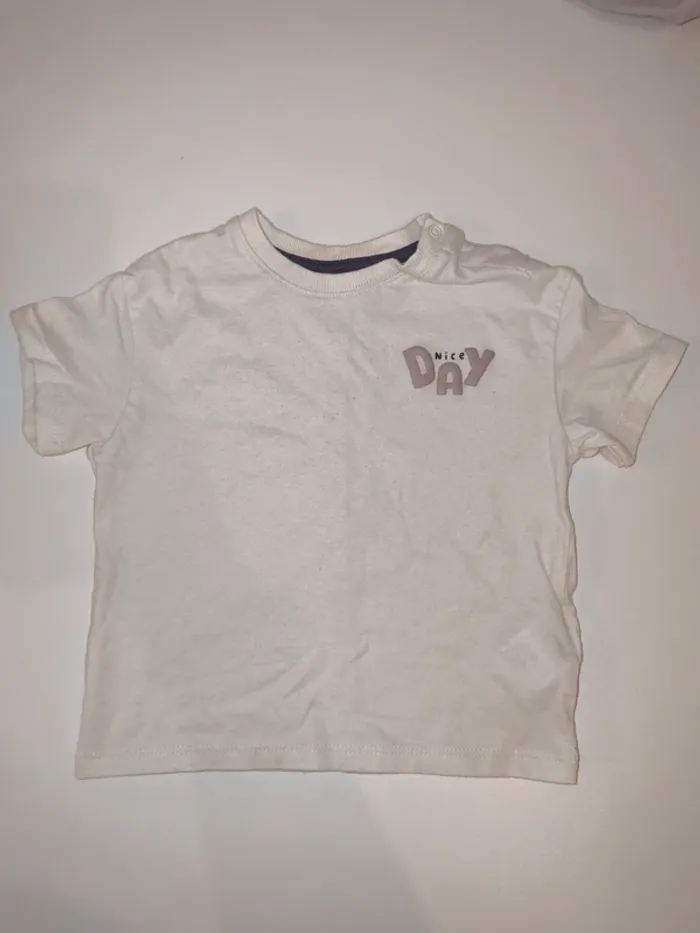 T-shirt Kiabi 12 mois neuf sans étiquette