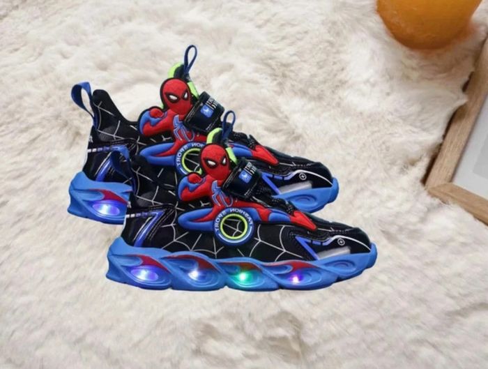 Baskets Spiderman 25