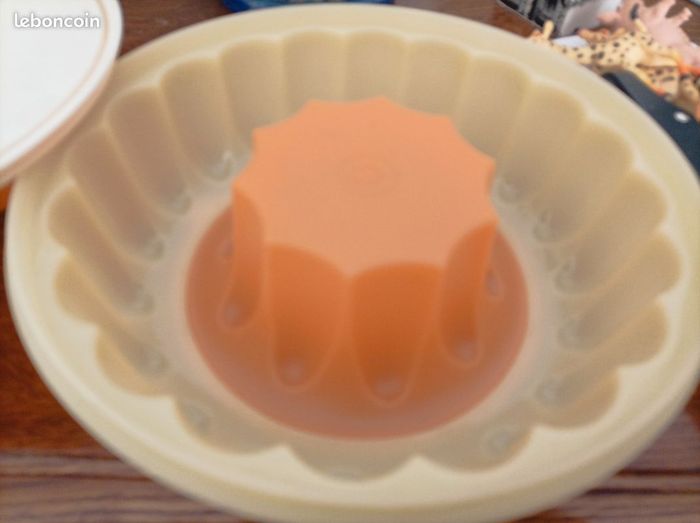 Lot 2 moules Tupperware - photo numéro 3