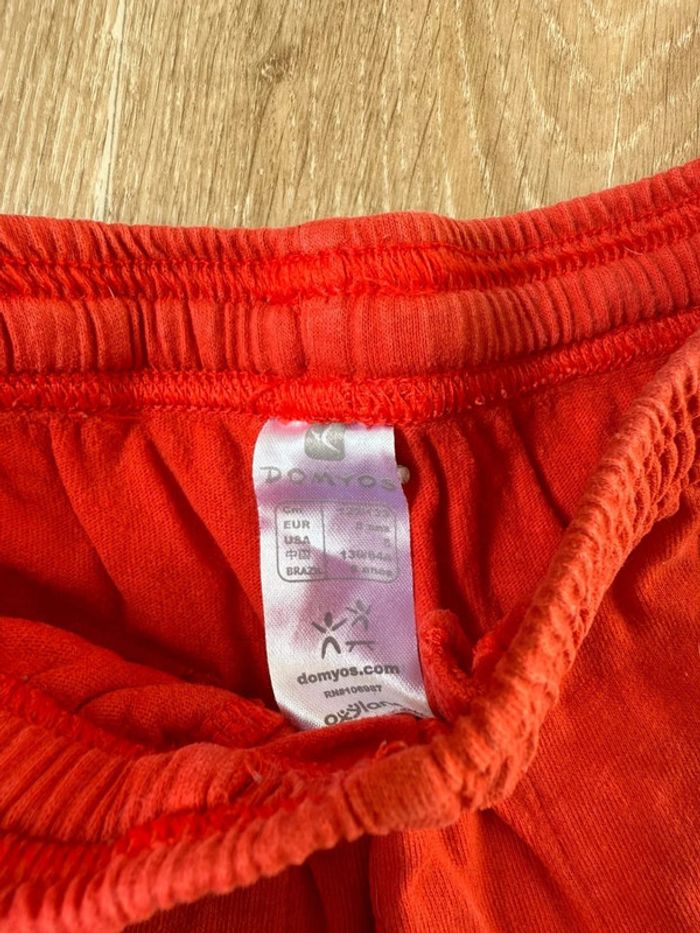 🚗 Short rouge 8 ans decathlon - photo numéro 3