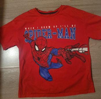 T-shirt spider man rouge