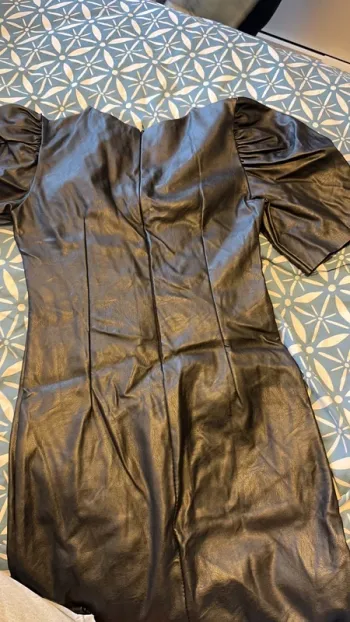 Robe en similicuir