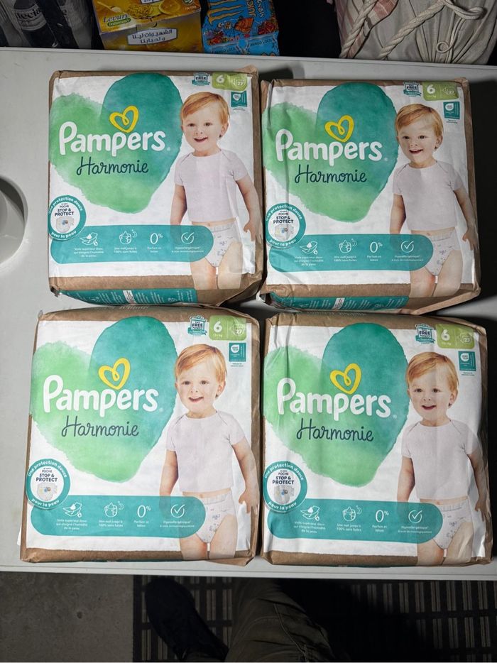 Lot couche Pampers Harmonie T6