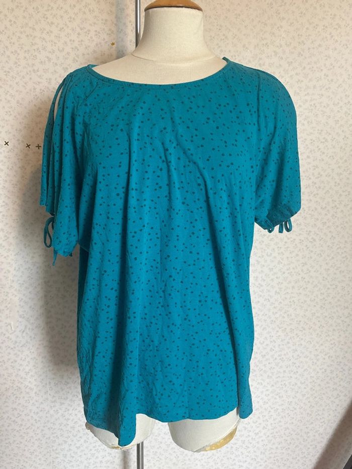 Blouse épaule dénudée taille 42 marque yessica
