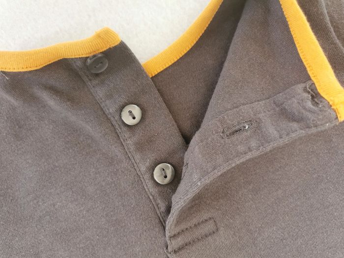 Tee-shirt 👣 taupe, sequins dorés, 6mois - photo numéro 7