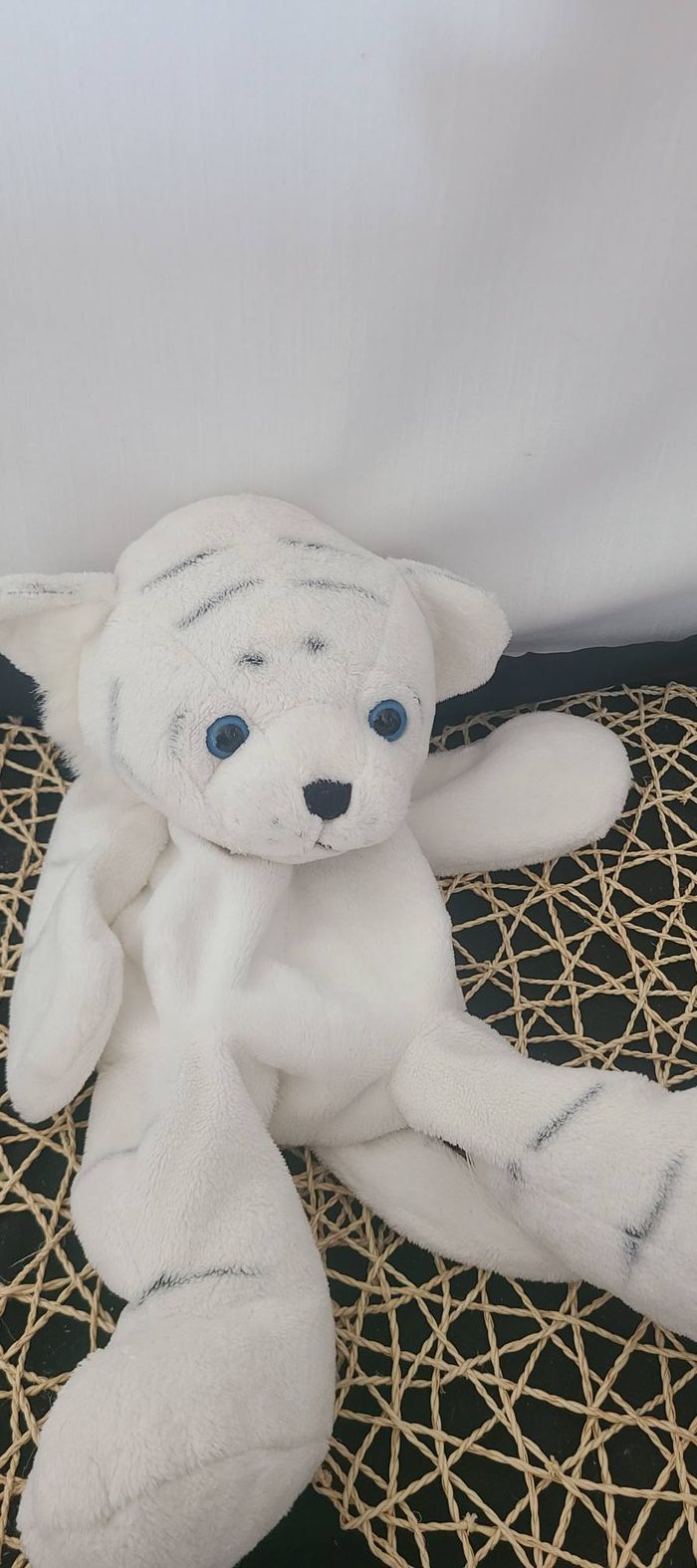 doudou tigre blanc , range pyjama - photo numéro 3