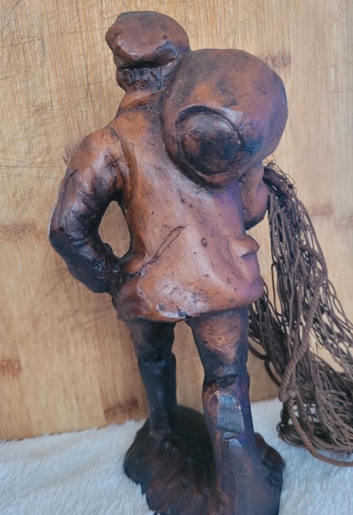 Sculpture pêcheur au filet - photo numéro 4