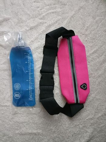 1 gourde running de 250ml et 1 ceinture de sport