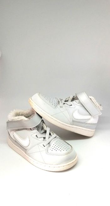 Nike basket mixte montante pointure 26  (DX)