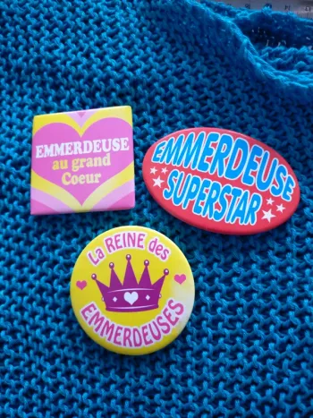 Lot badges emmerdeuse