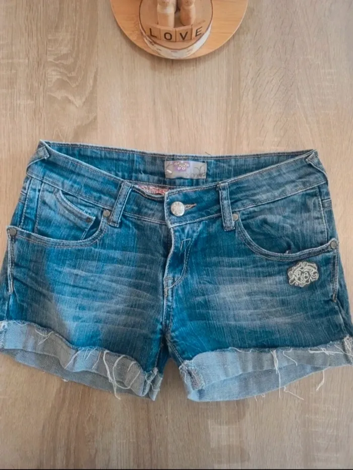 Short jean taille s - photo numéro 2