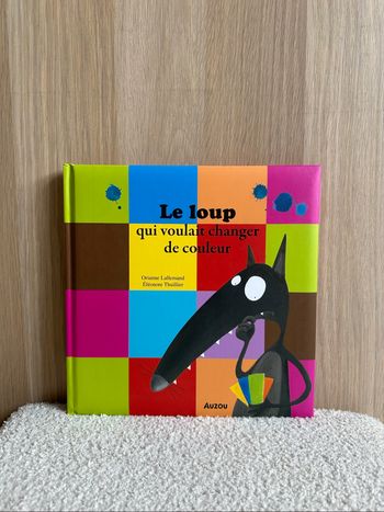 Livre le loup qui voulait changer de couleur