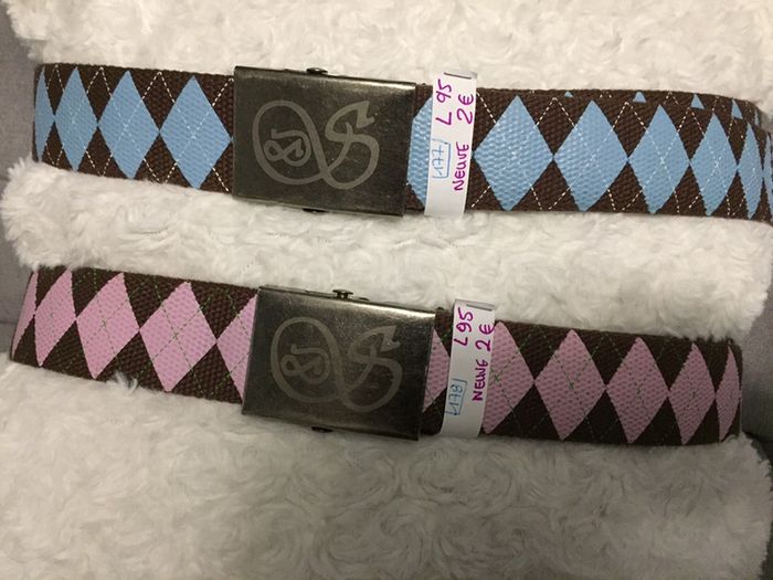 177/178-Ceintures réglables L 95cm NEUVES