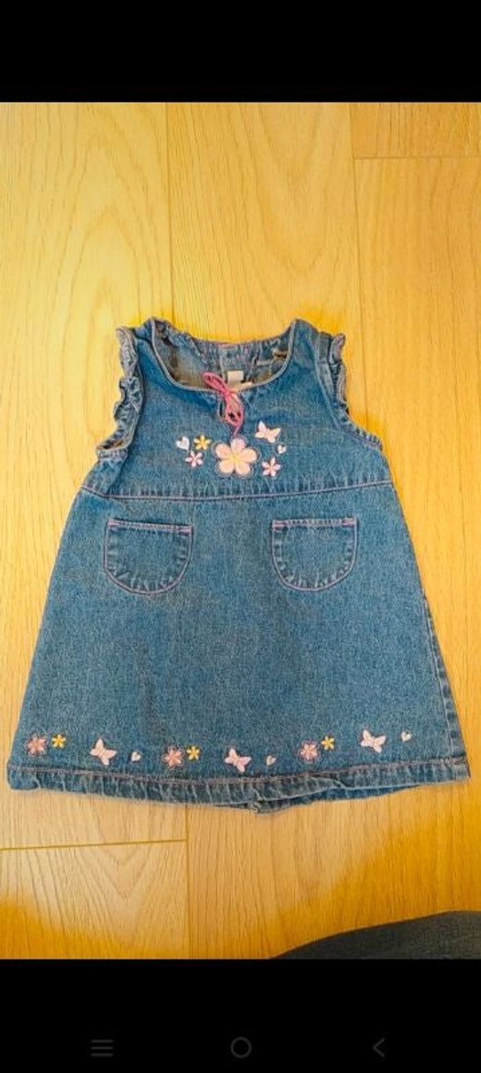 Robe jean brodé fleurs 9 mois