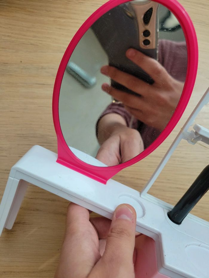 Jouet coiffeuse avec robinet et miroire fonctionne - photo numéro 2