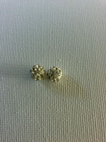 Boucles d'oreilles blanc avec strass
