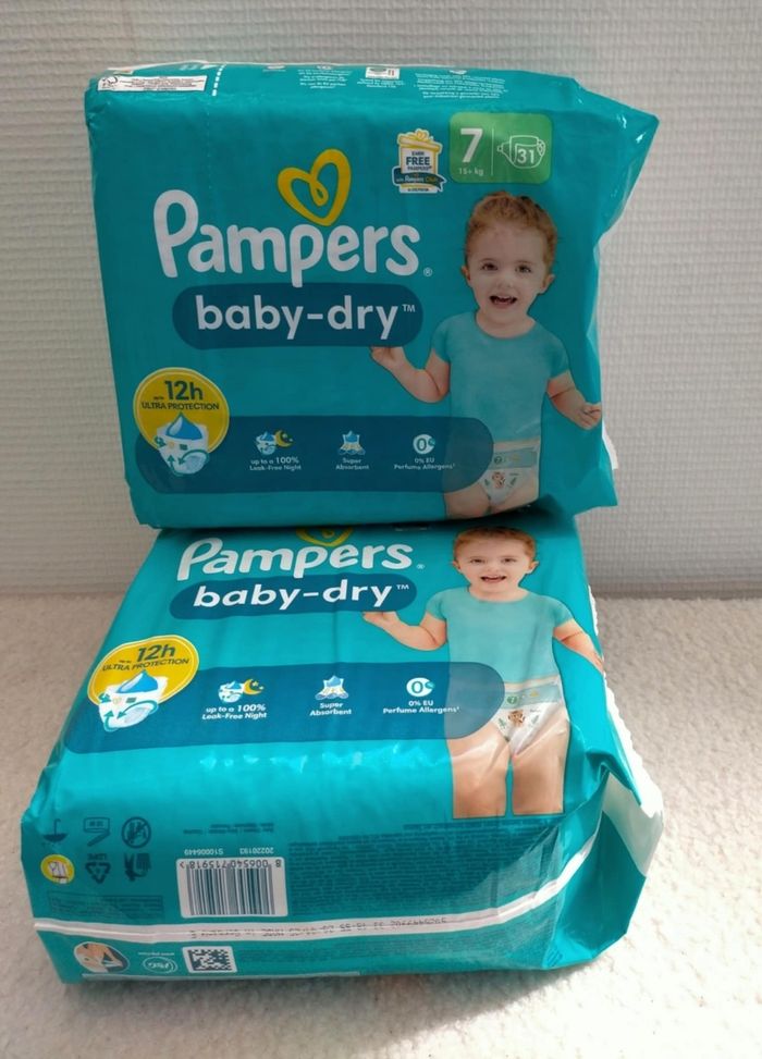 Lot couches pampers baby dry taille 7