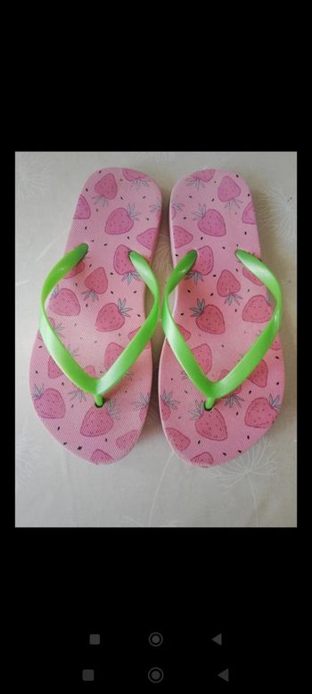 Tongs rose taille 33/34 1€