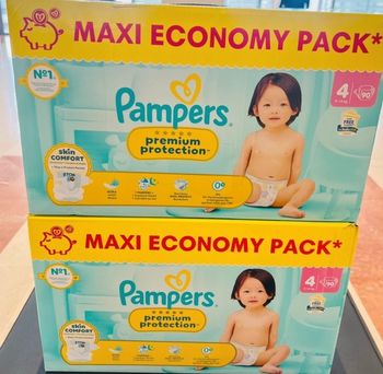 2 cartons de couches Pampers premium taille 4