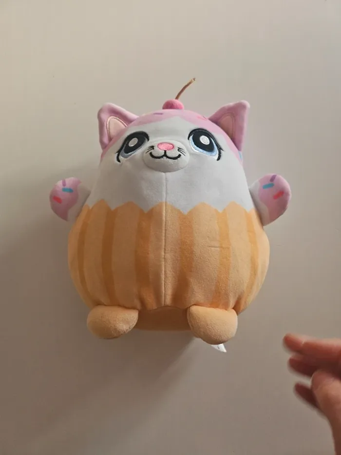 Peluche chat cupcake