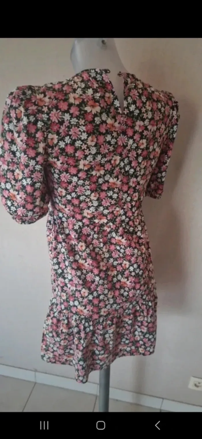 Robe fleurie 🌸 été stradivarius taille 36 /s - photo numéro 6
