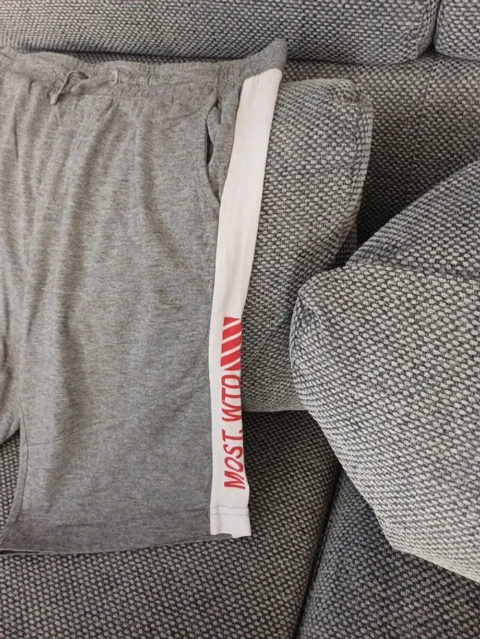 Short garçon taille 12 ans - photo numéro 2