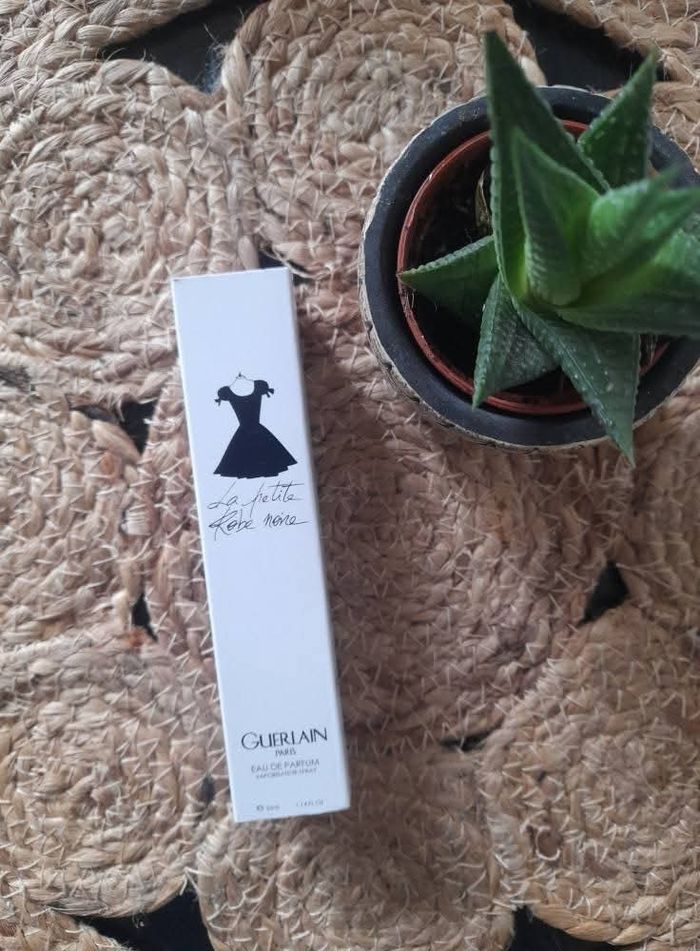 Parfum la petite robe noire