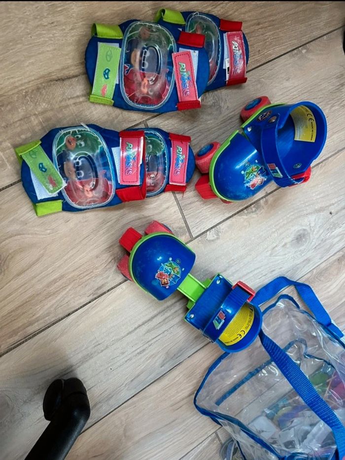 Rollers Patins à roulette Pyjamaques Évolutif du 22 au 29 + protections