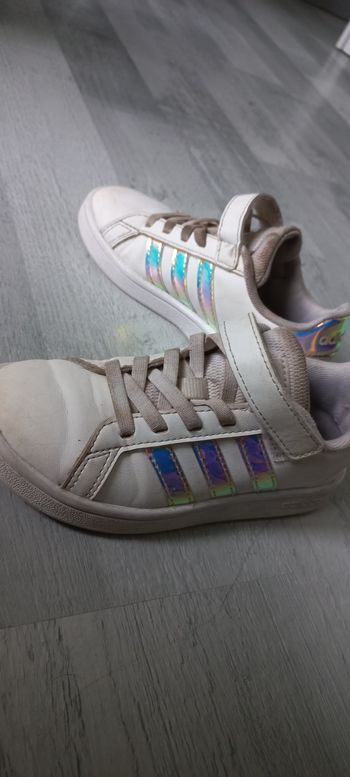 Baskets taille 28