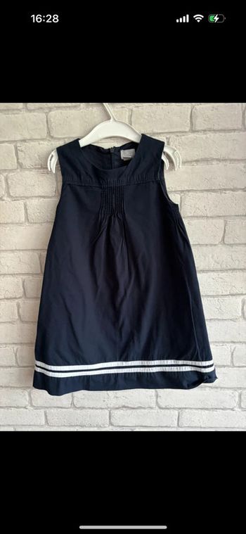 Robe cyrillus taille 6 ans