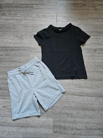 Ensemble garçon short et tee-shirt gris et noir taille 6 ans neuf