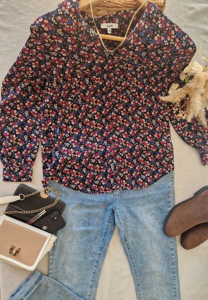 Blouse fleurie femme très peu portée - photo numéro 2