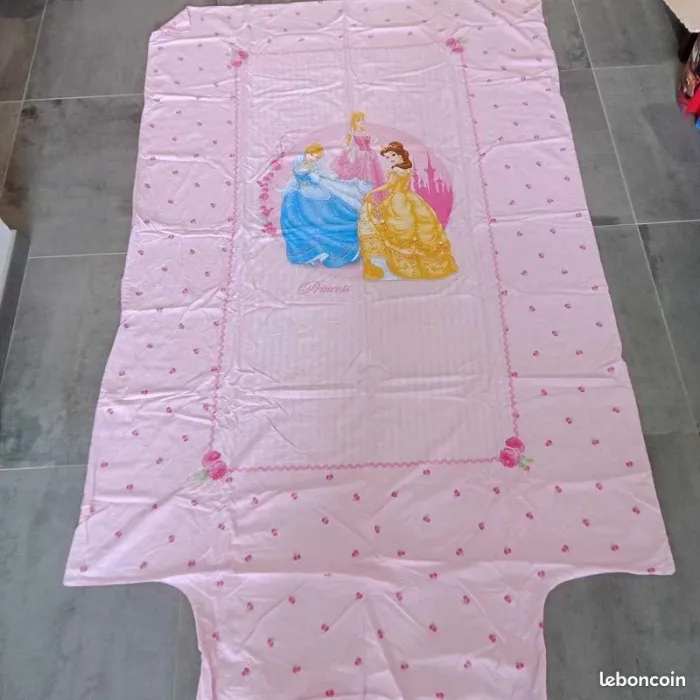 Parure de lit enfant - Disney Princesses - Cendrillon, Aurore et Belle - photo numéro 6