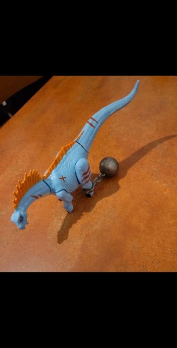 3 figurine dinosaure