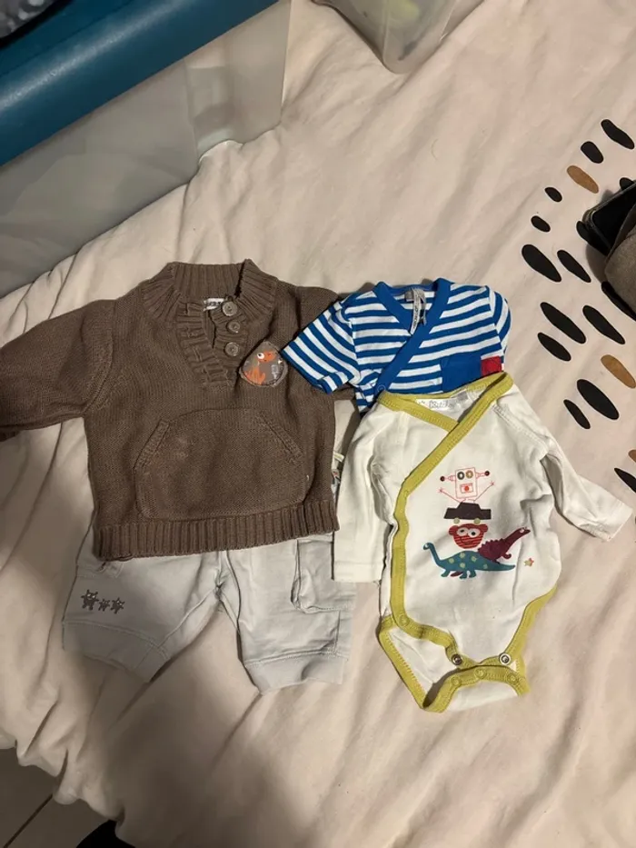 Lot vêtements 0 mois