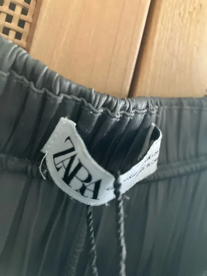 Jupe Zara taille :S/XS - photo numéro 3