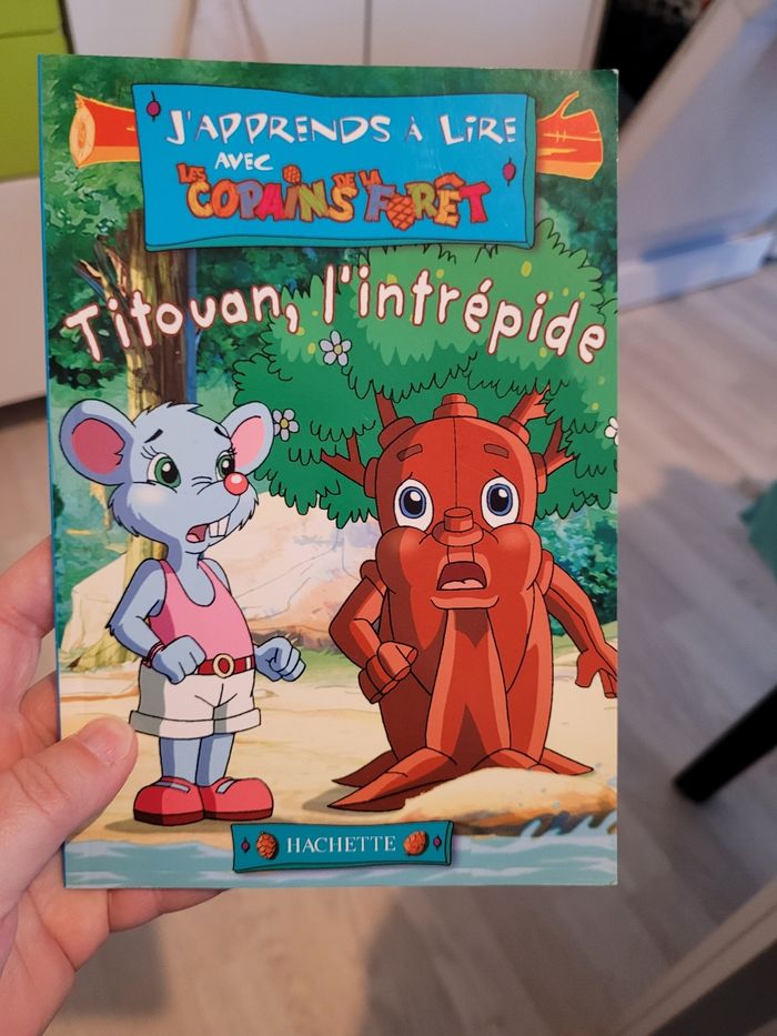 livre j apprends à lire avec les copains de la forêt. 
titouan l intrépide  (1,50e)