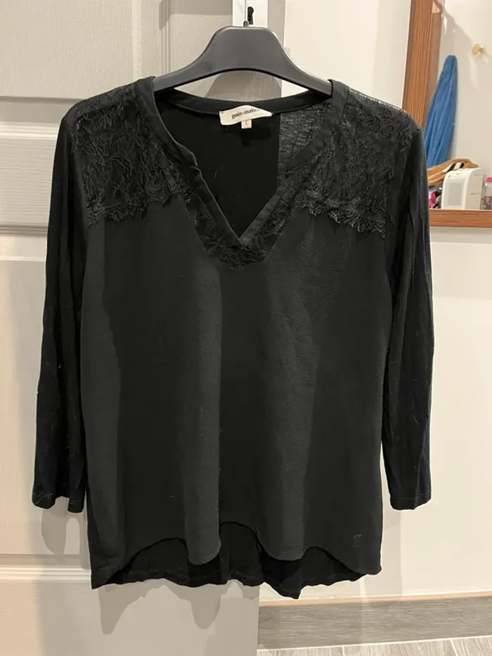 Blouse noire dentelle