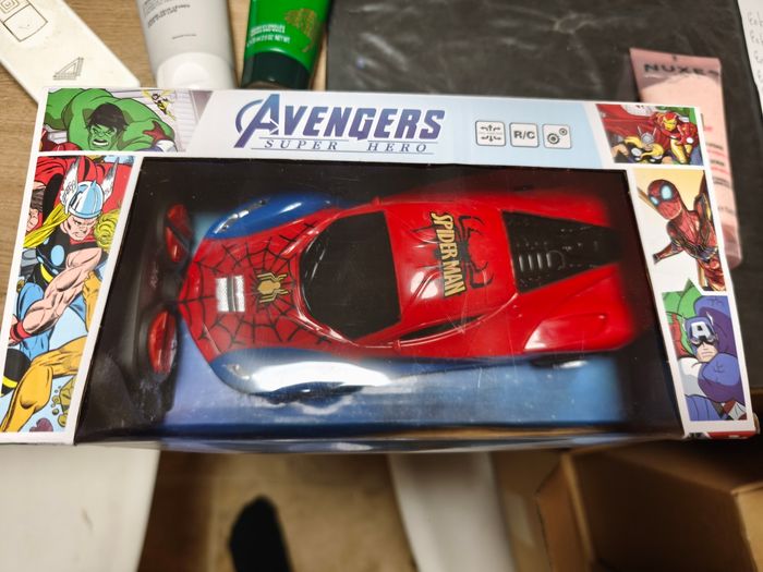 voiture radiocommandée spiderman neuve - photo numéro 2