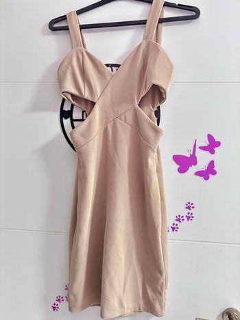 Robe avec découpes côtés & coques intégrées