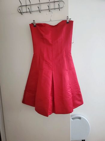 Robe rouge sans bretelles TL plutôt T36/38 MNG
