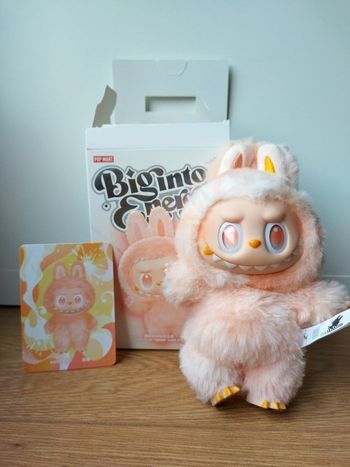 Popmart - Labubu big into energy - "Happiness"