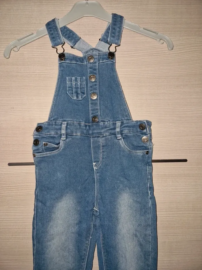 Salopette taille 7 ans