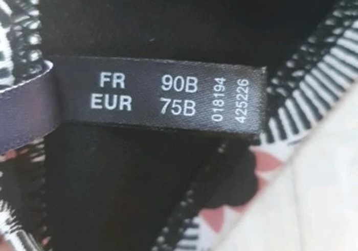 Maillot de bain 2 pièces (bikini) Taille 90B pour le haut et taille 38 pour le bas - photo numéro 6