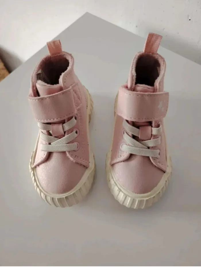 Basket haute rose  pointure 19