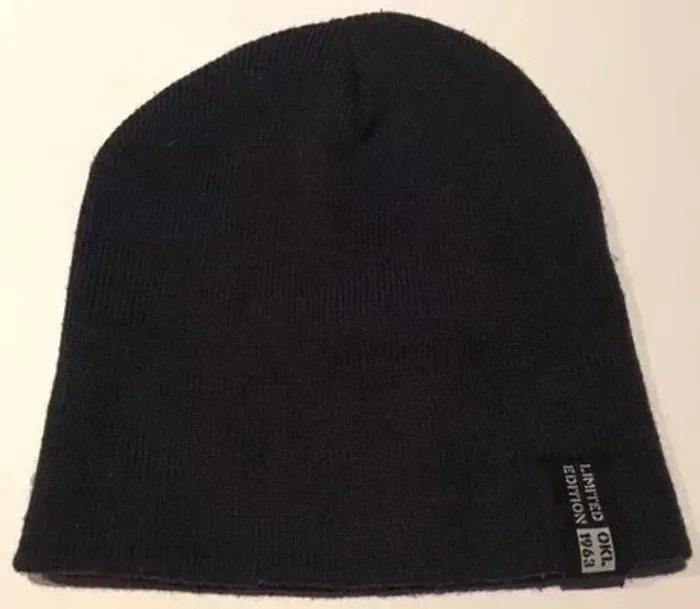 🧢 Bonnet en laine marine – Taille 10/14 ans - photo numéro 3