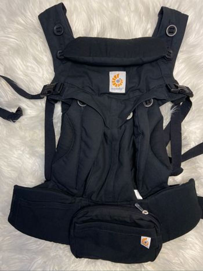 Porte bébé physiologique Ergobaby Omni 360