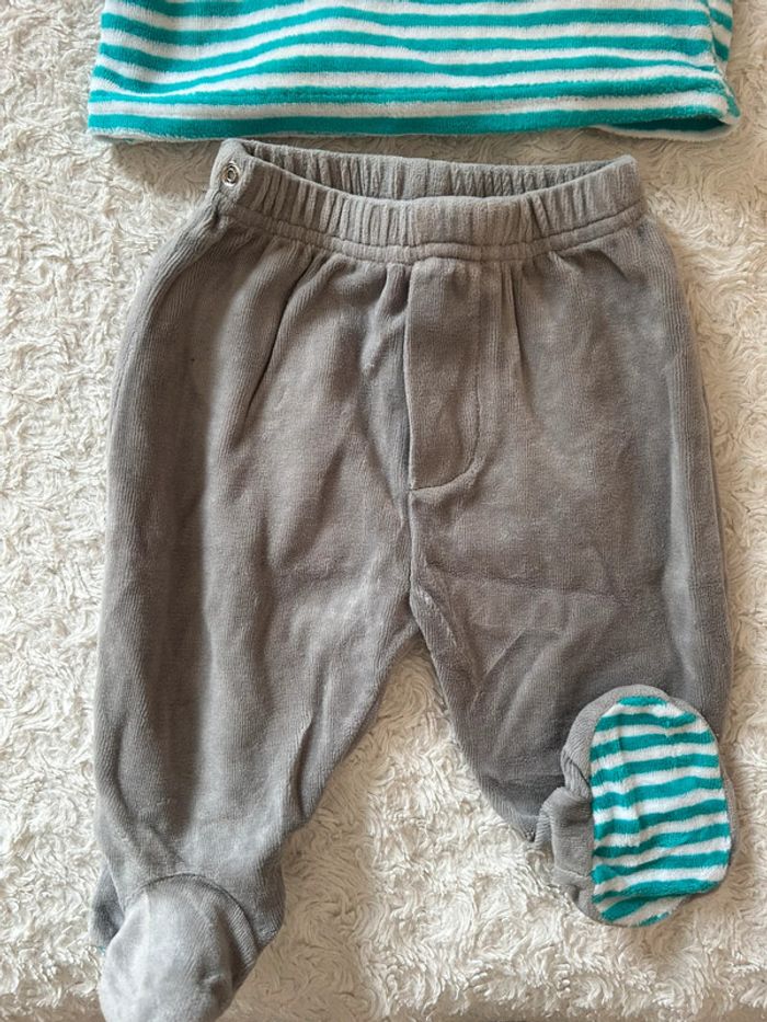 Pyjama 2 pièces très bon état 3 mois - photo numéro 3