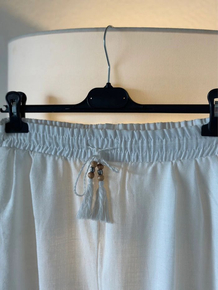 Pantalon léger en lin blanc coupe ample, détails brodés colorés taille 3 - photo numéro 7