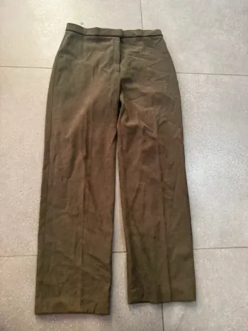 Pantalon vert Karting, très bon état, 36x90cm